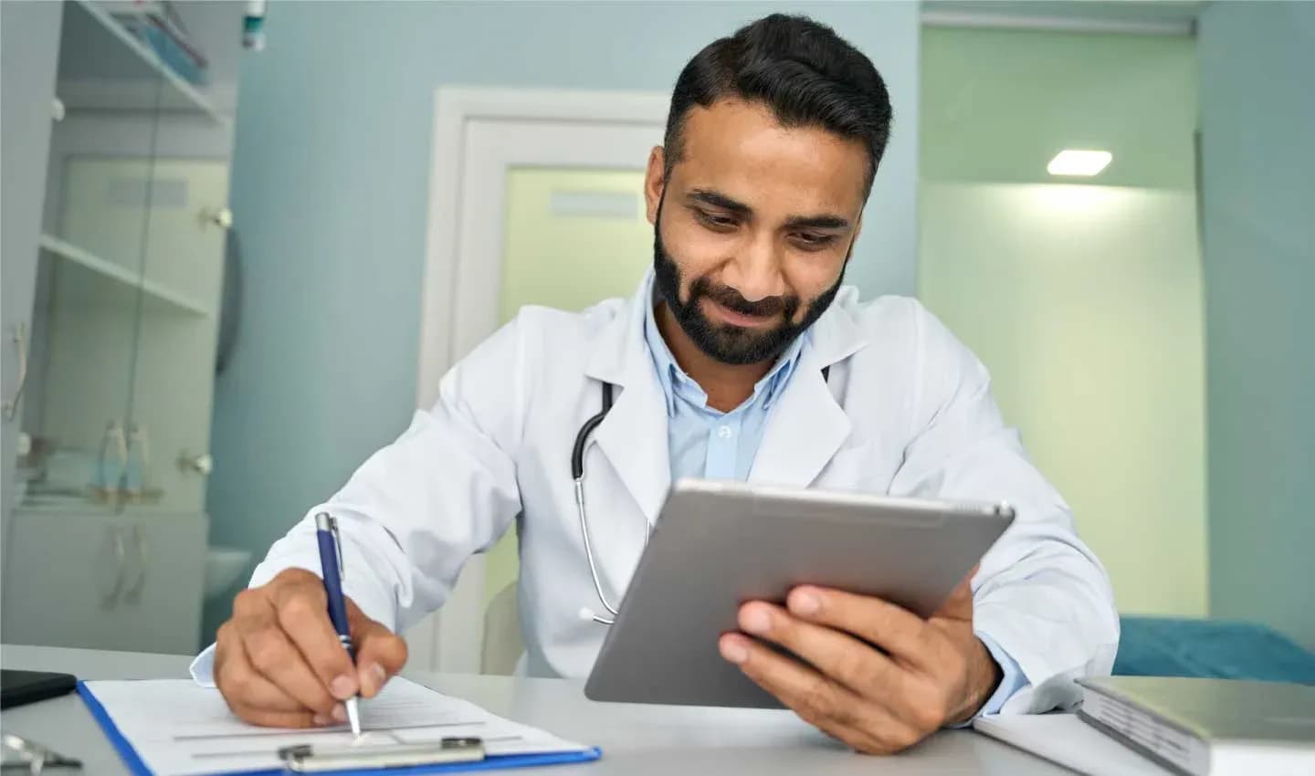 How a Third-Party Administrator (TPA) Helps in Health Insurance
